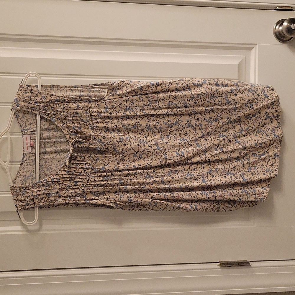 Sleeveless Blouse